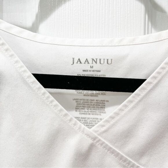 Jaanuu Scrub Top - Picture 3 of 4